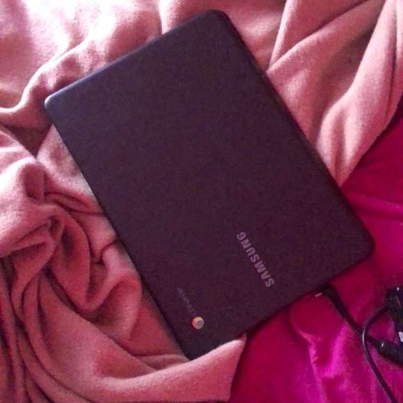 Laptop - Picture 2 of 3